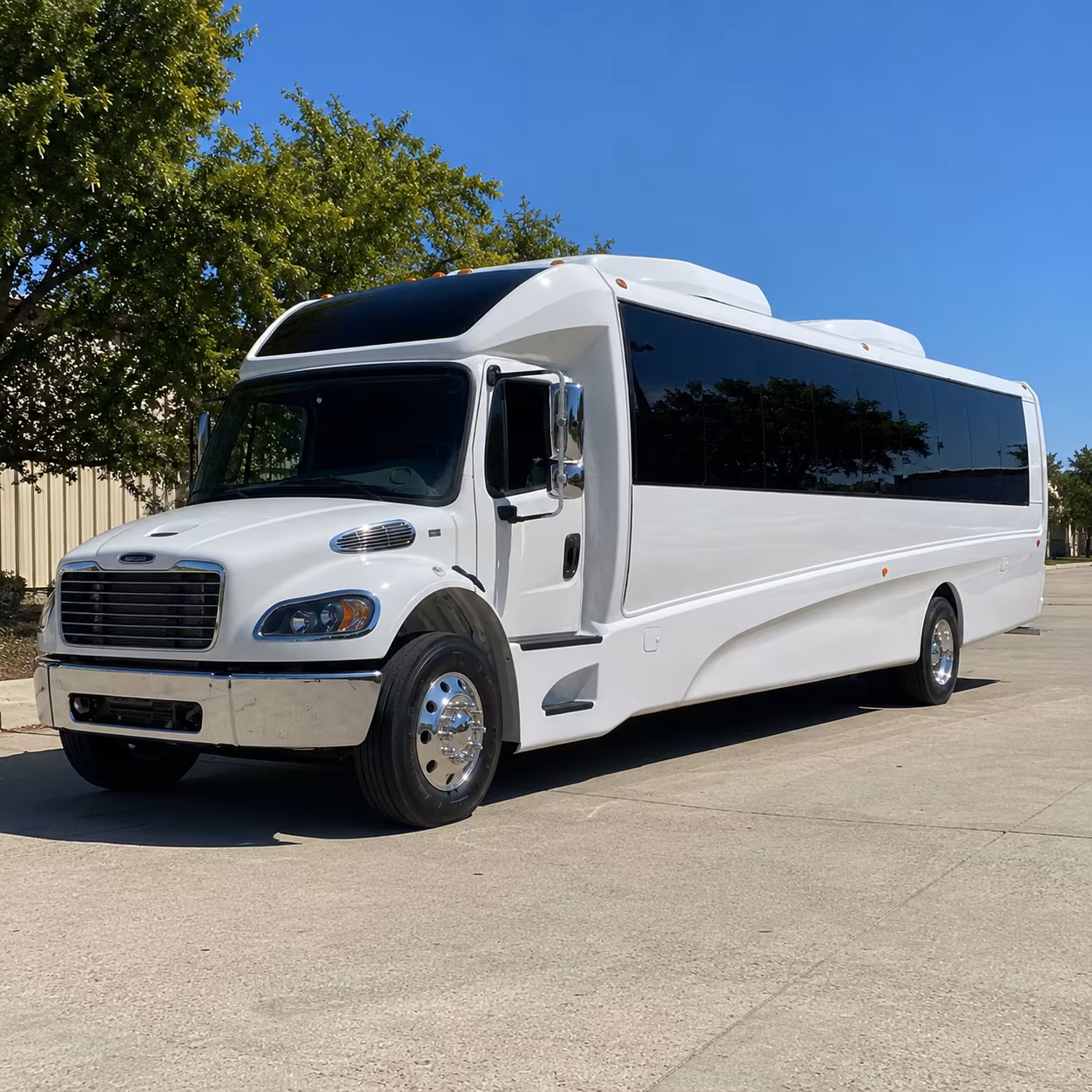 avondale 25 passenger minibus