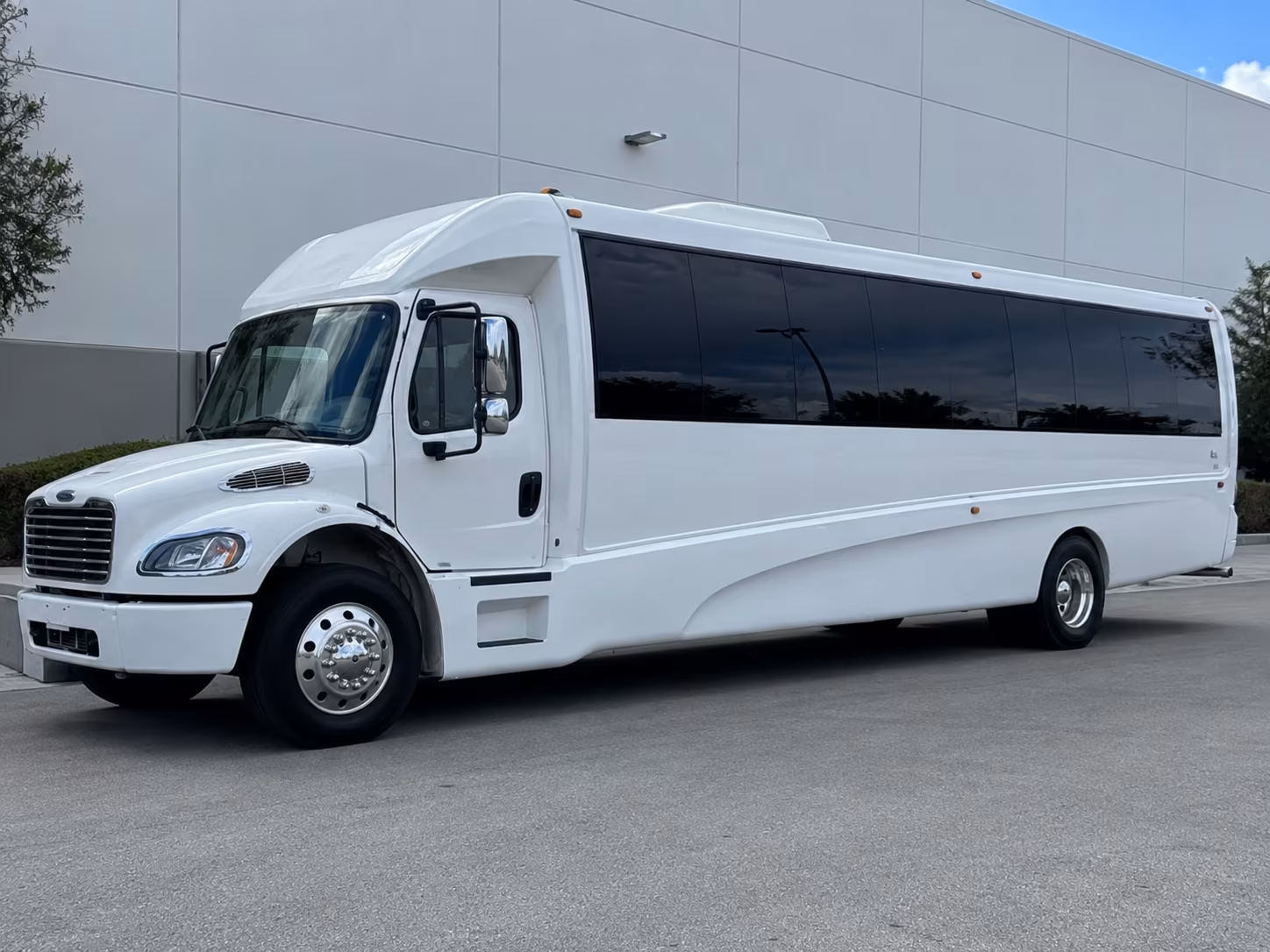 birthday party buses for avondale quinceanera and sweet 16 celebrations