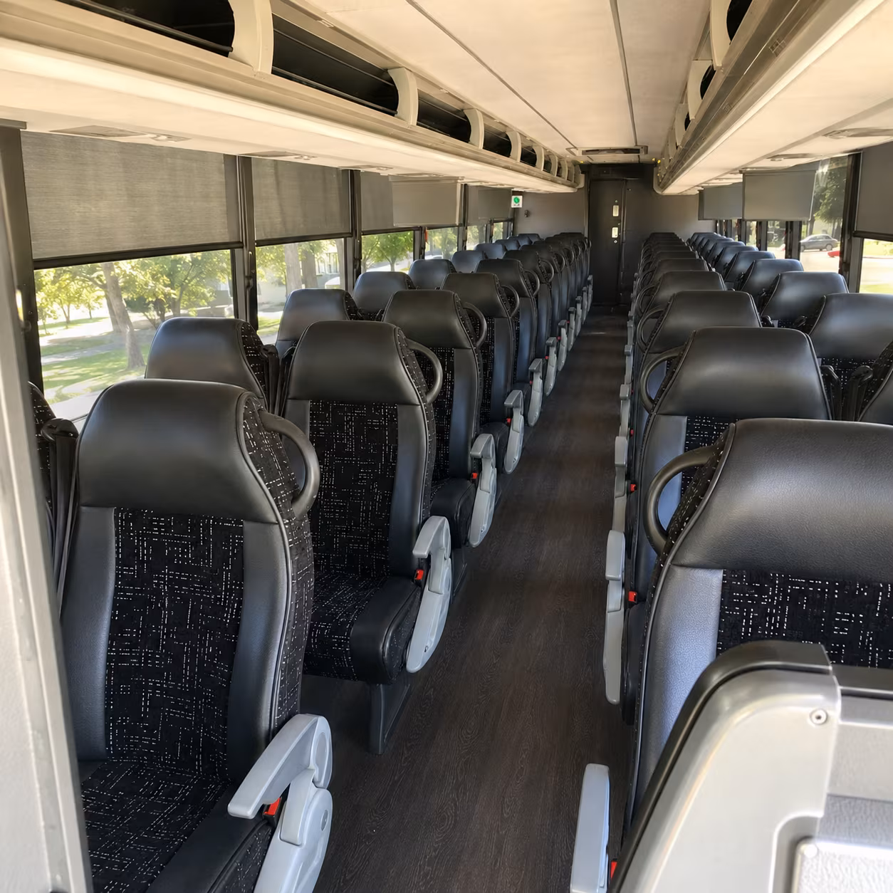 charter buses for avondale groups heading to the phoenix convention center