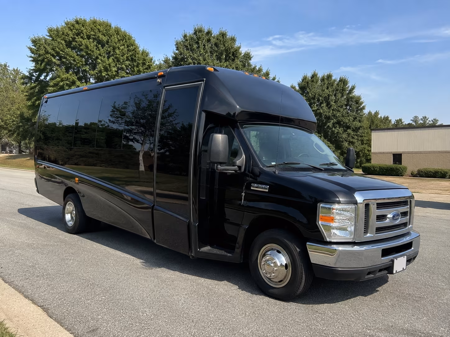 find and book transportation for your next airport transfer 3