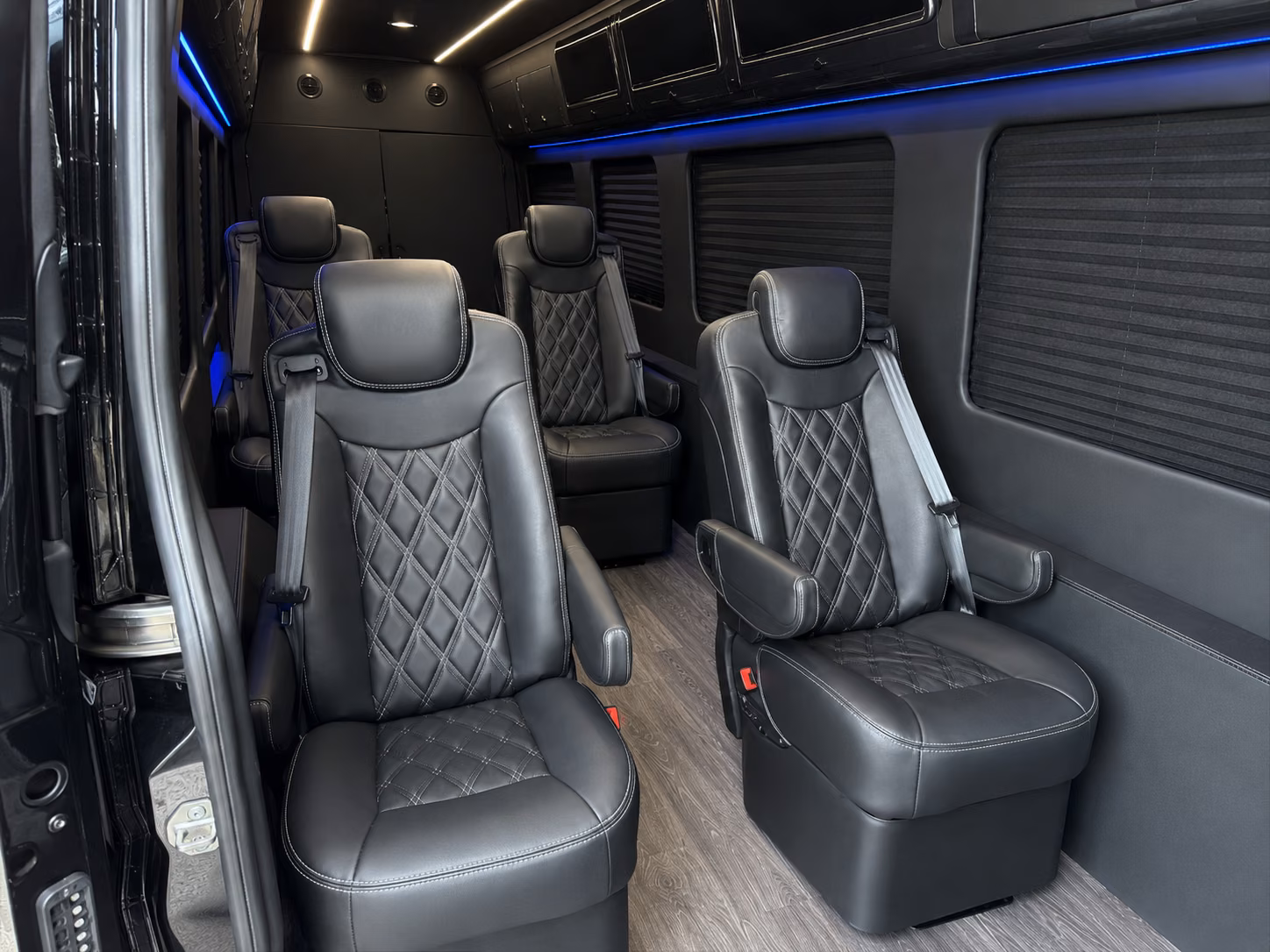 find and book transportation for your next prom 5