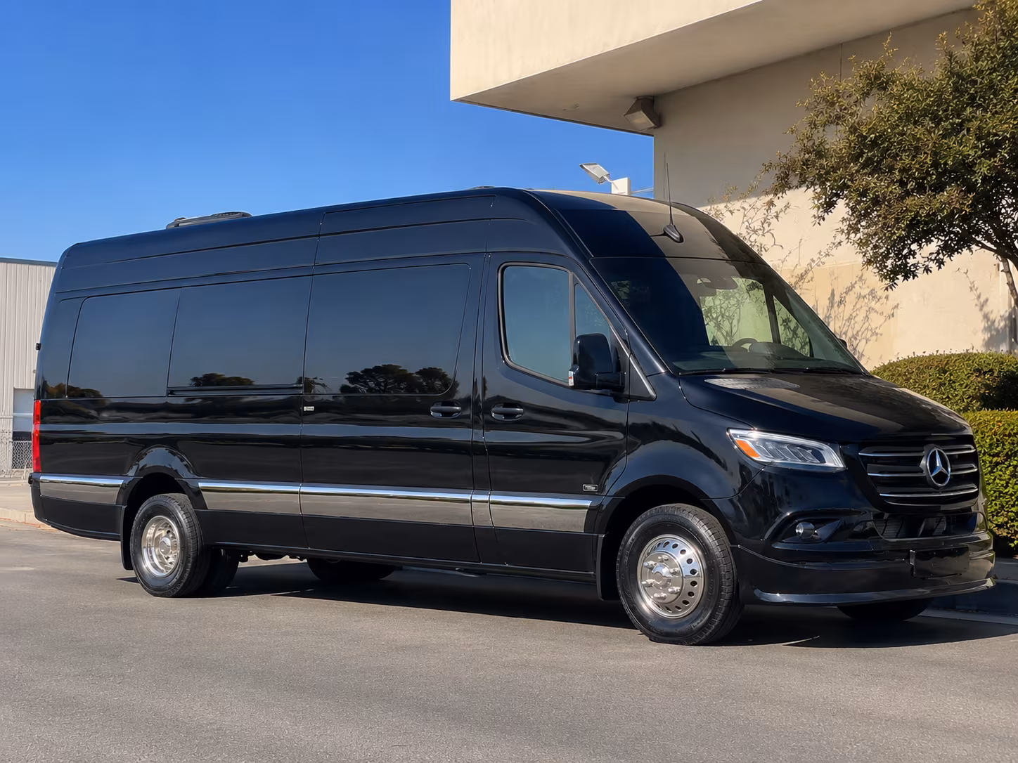 shuttle buses between avondale hotels and wedding venues